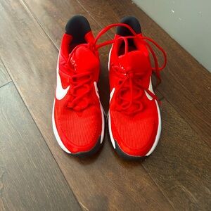 Nike size 5 running shoes